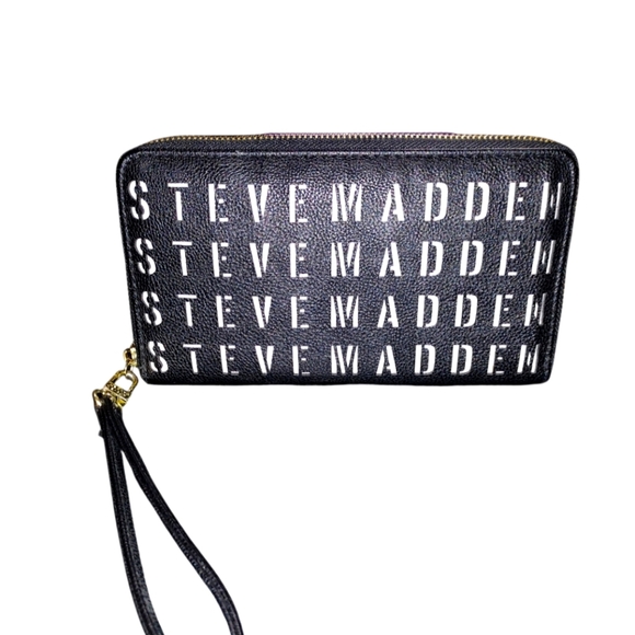 Steve Madden Black and White Logo Wristlet - Picture 1 of 5